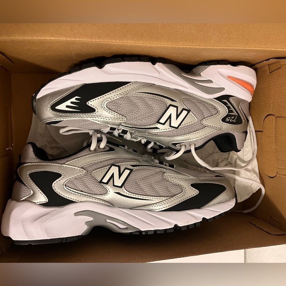 NEW BALANCE 725V1 Mens Shoes size 10.5